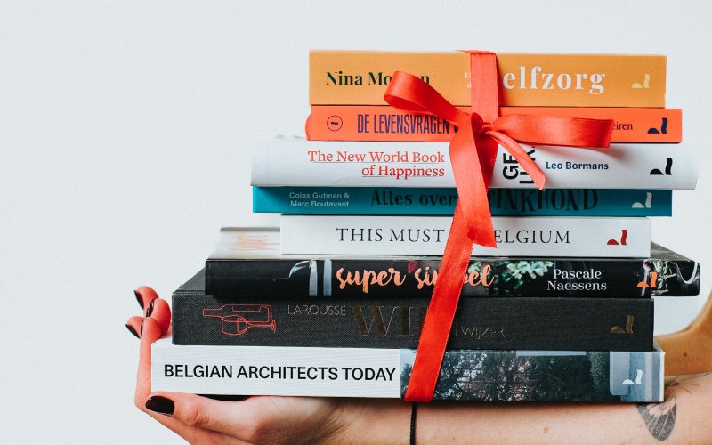 dag van de medewerker bedankt boek cadeau